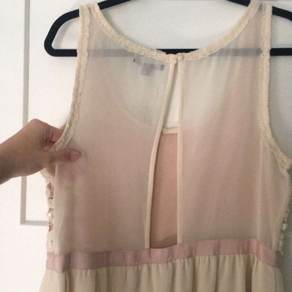 Blush floral crochet detail cut-out dress - Picture 8 of 9